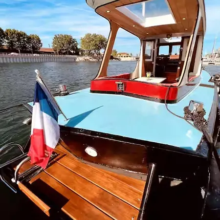 Univers Yacht Botel *
