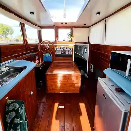 Univers Yacht Botel Sète