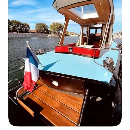 Univers Yacht