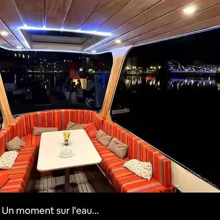 Univers Yacht Botel Sete